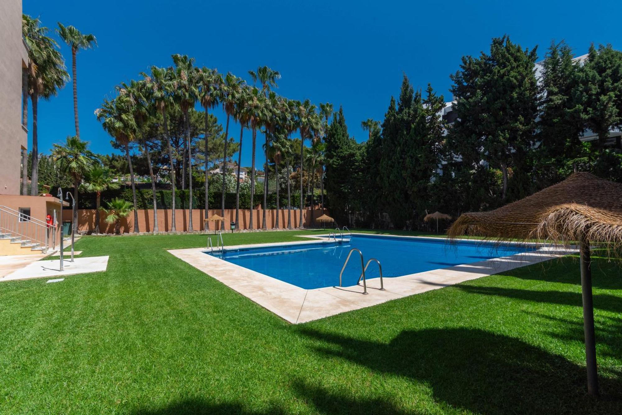 Cabopino Duplex, Swimming Pool, Beach 5Min Away, Chill Out Terrace And High-Speed Wifi Marbella Eksteriør billede